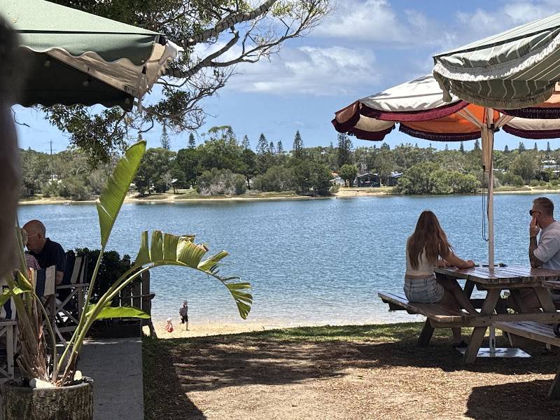 Shaws Bay Hotel